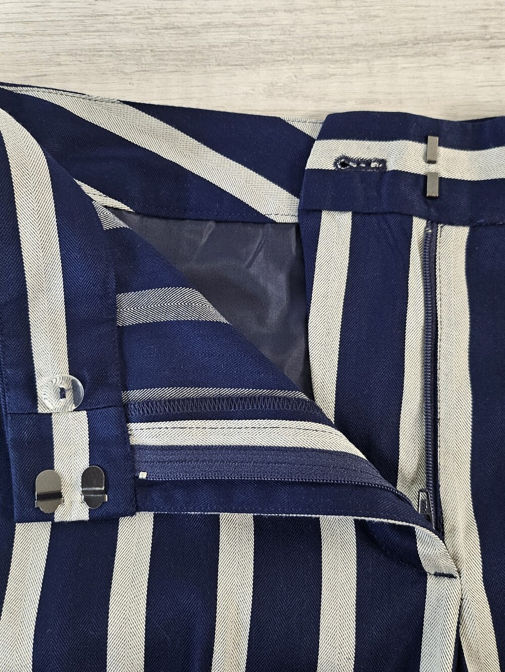 Ann Taylor Factory Dress Pants 8 Navy Light Grey Striped Wide Leg High Rise New - Picture 7 of 14